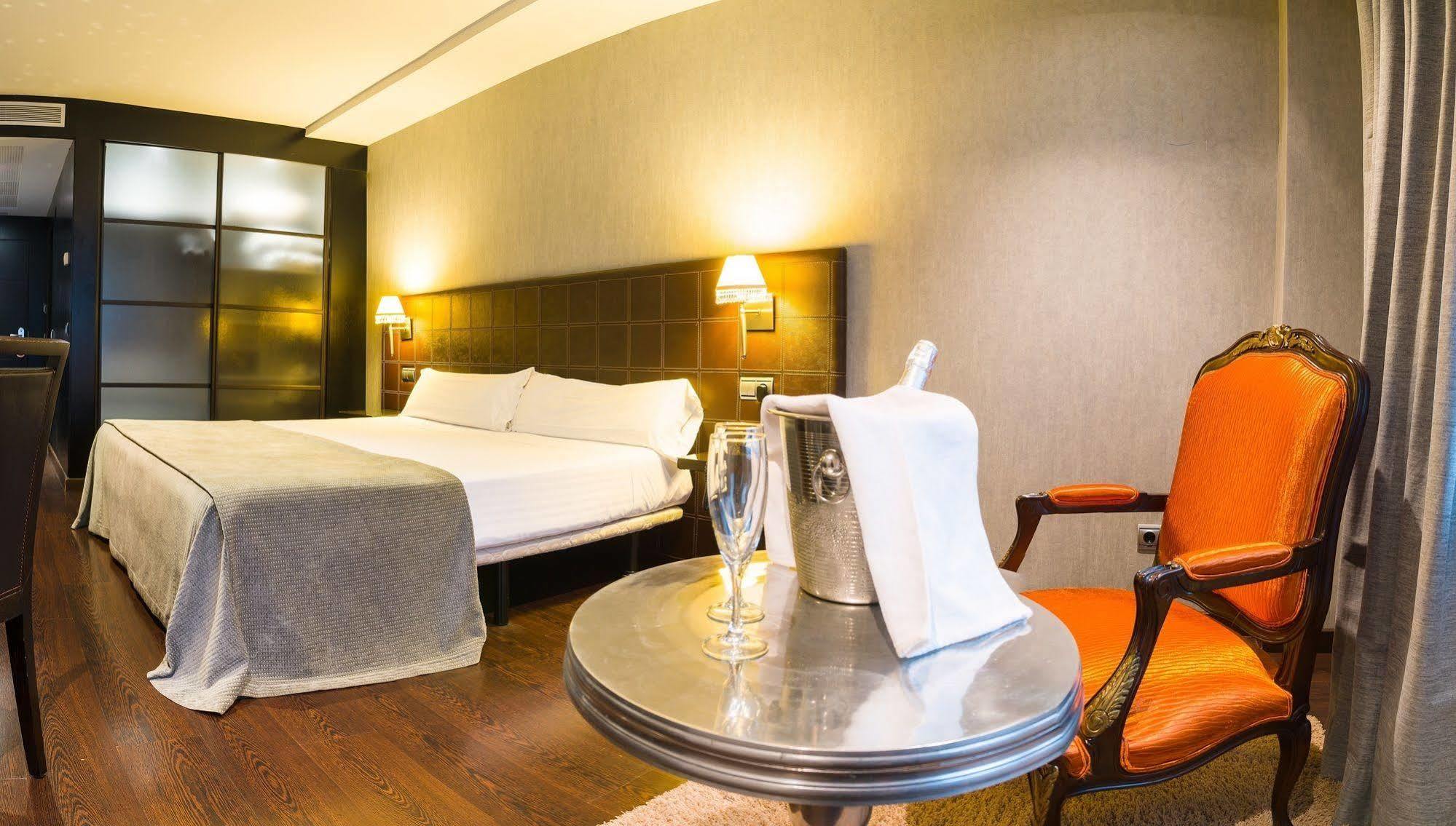 Iberik Santo Domingo Plaza Hotel Oviedo Eksteriør billede